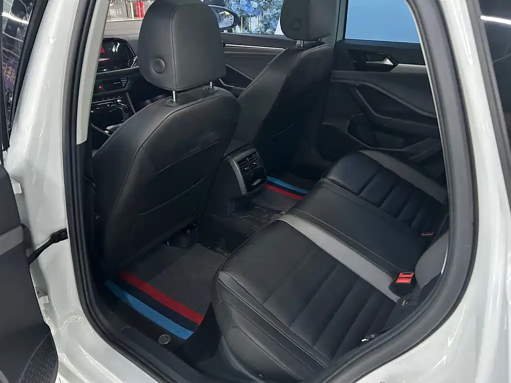 Volkswagen Sagitar 2022