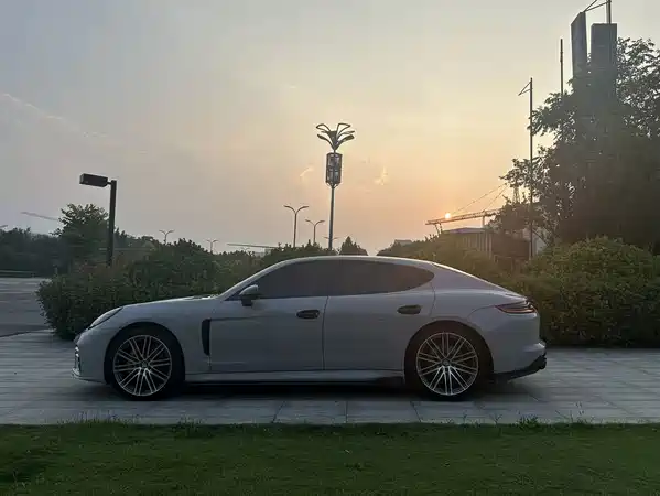 Porsche Panamera 2013