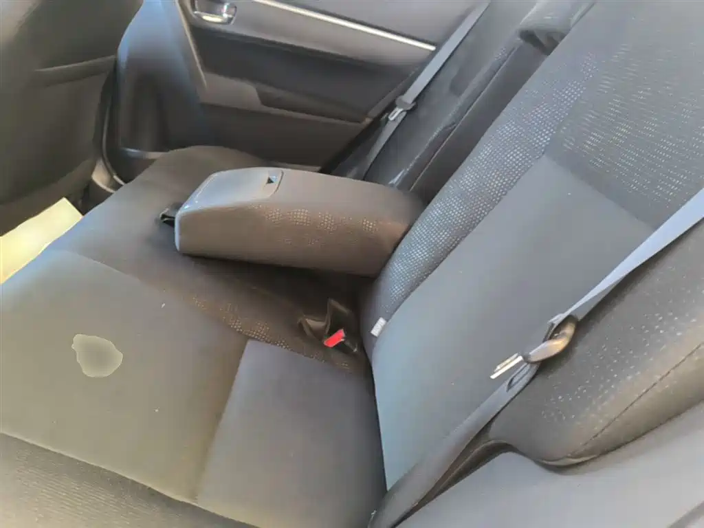 Toyota Corolla 2017 — фото 13