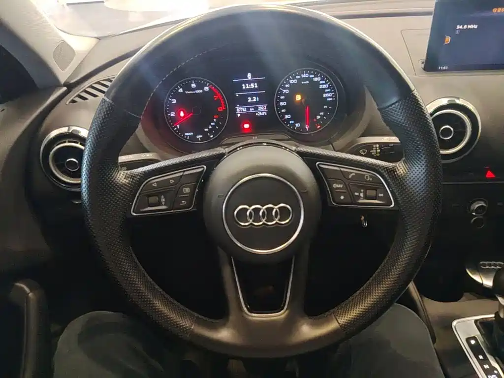 Audi A3 2019 — фото 11