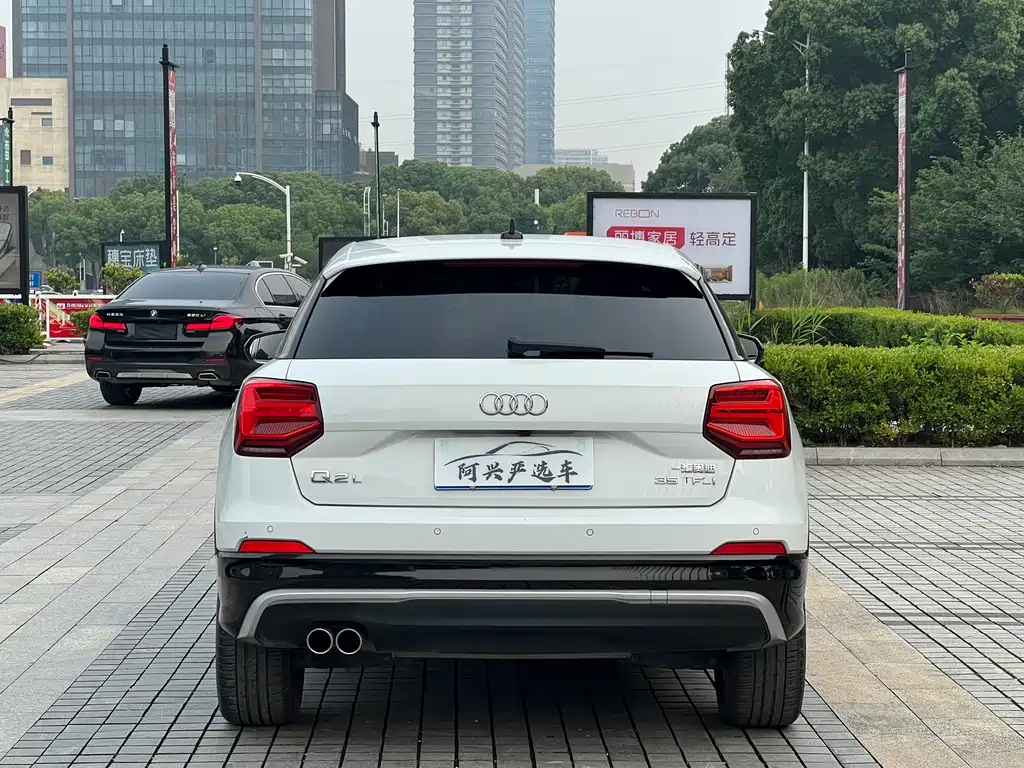 Audi Q2L 2020 — фото 4