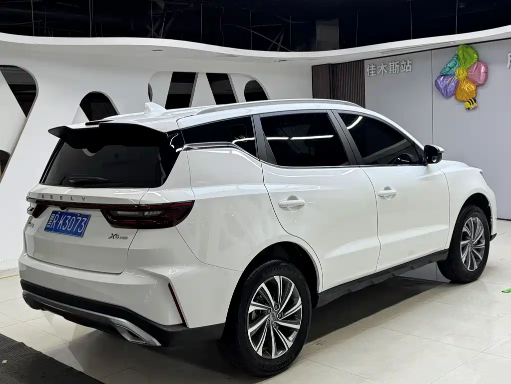 Geely Vision X6 2022 — фото 6