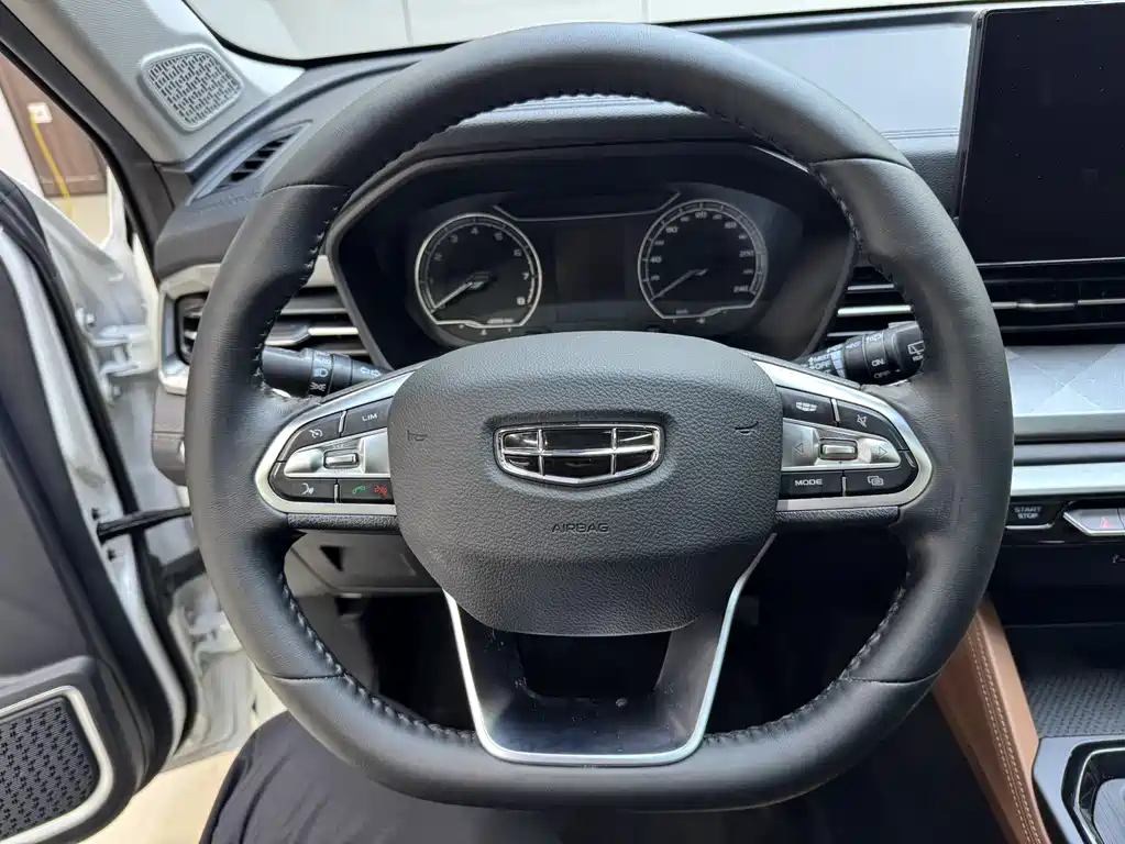 Geely Vision X6 2022 — фото 17