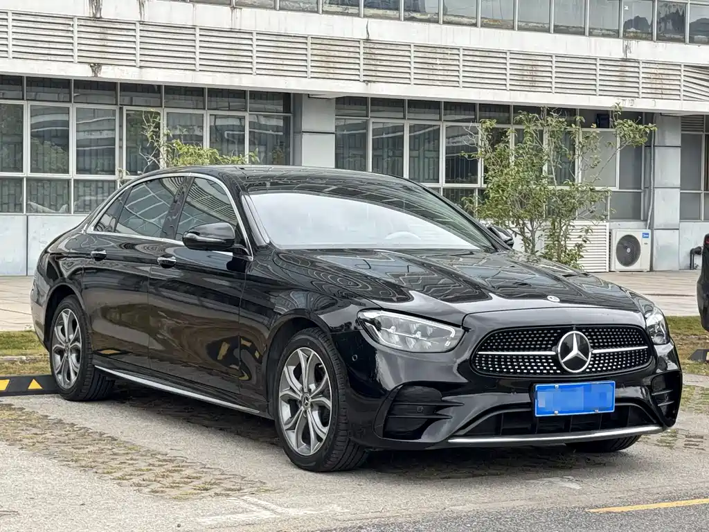Mercedes-Benz E-Class 2022 — фото 3