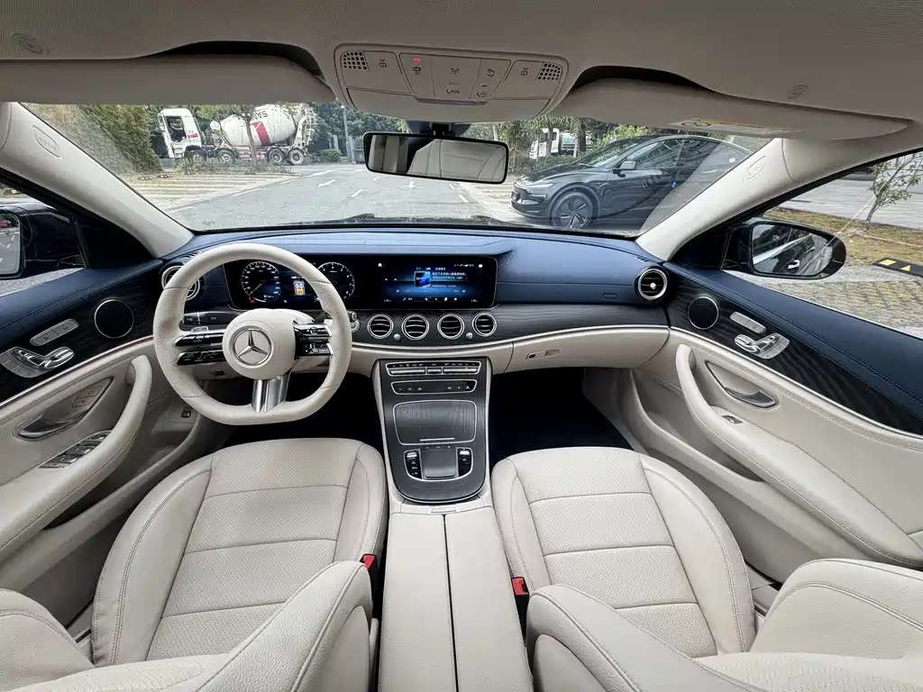 Mercedes-Benz E-Class 2022 — фото 13