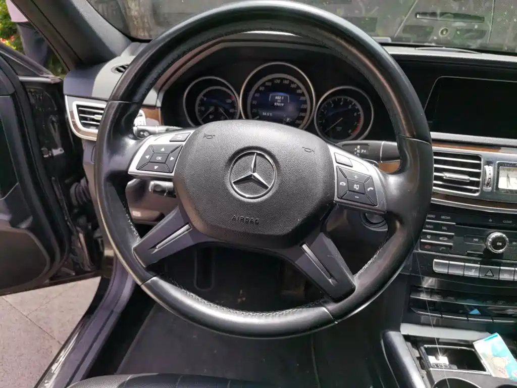 Mercedes-Benz E-Class 2015