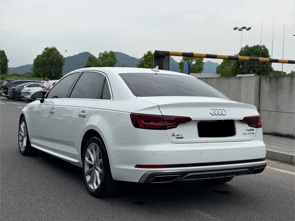 Audi A4L 2019 — фото 14