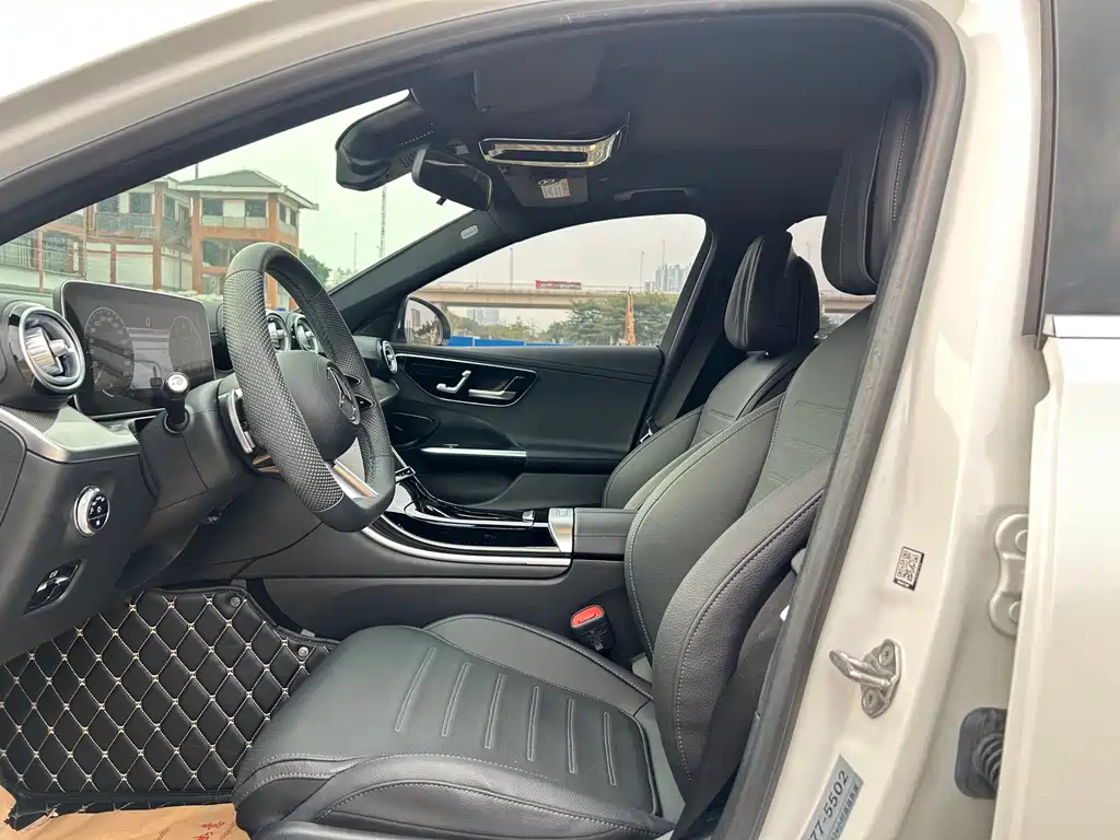 Mercedes-Benz C-Class 2023 — фото 10
