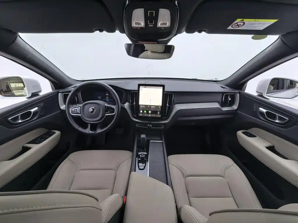 Volvo XC60 2025 — фото 11