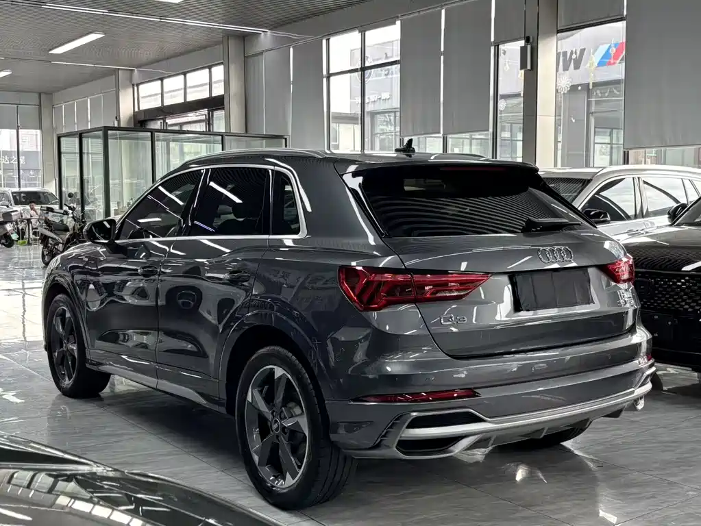 Audi Q3 2023 — фото 11