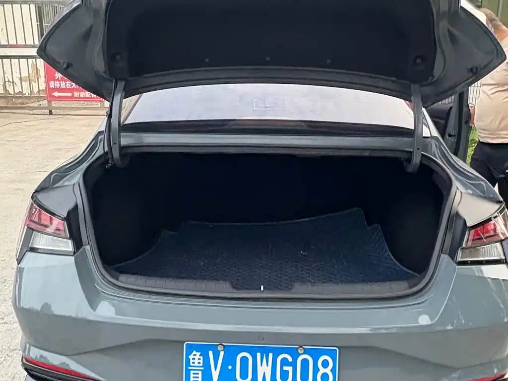 Hyundai Elantra 2023 — фото 20