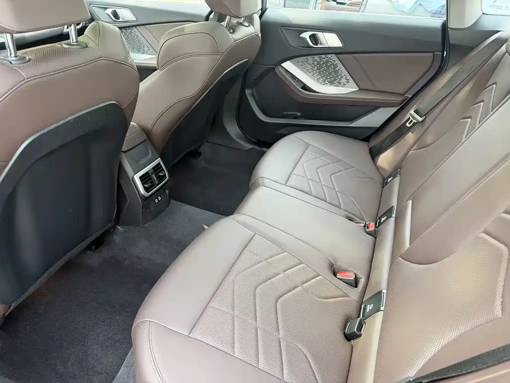 BMW 2 Series 2025 — фото 10