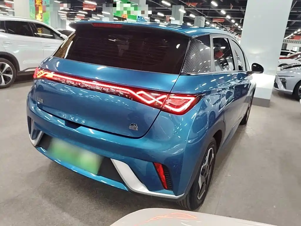 BYD Dolphin 2023
