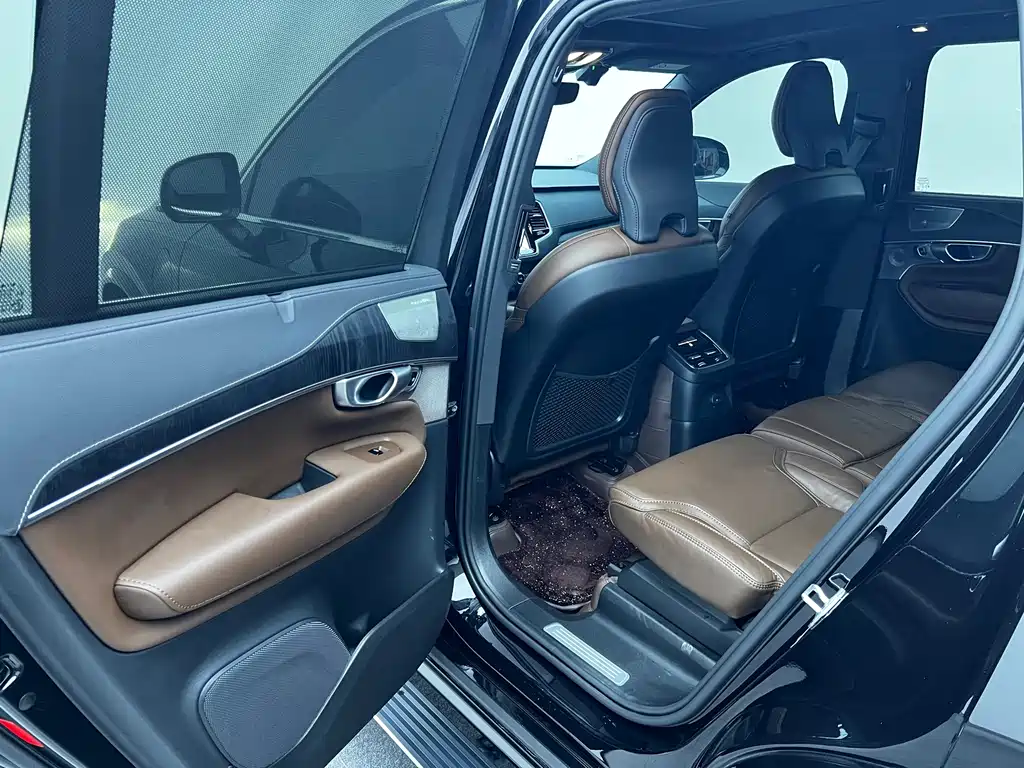Volvo XC90 Plug-In Hybrid 2024 — фото 17