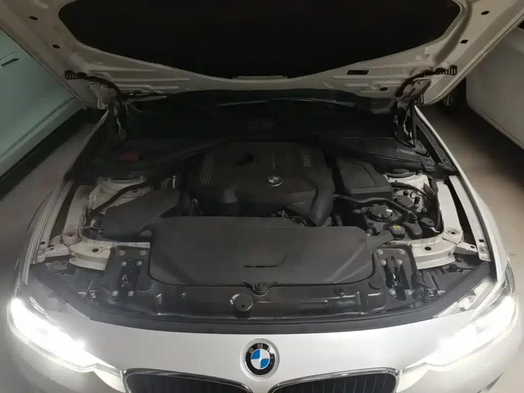 BMW 3 Series 2017 — фото 20