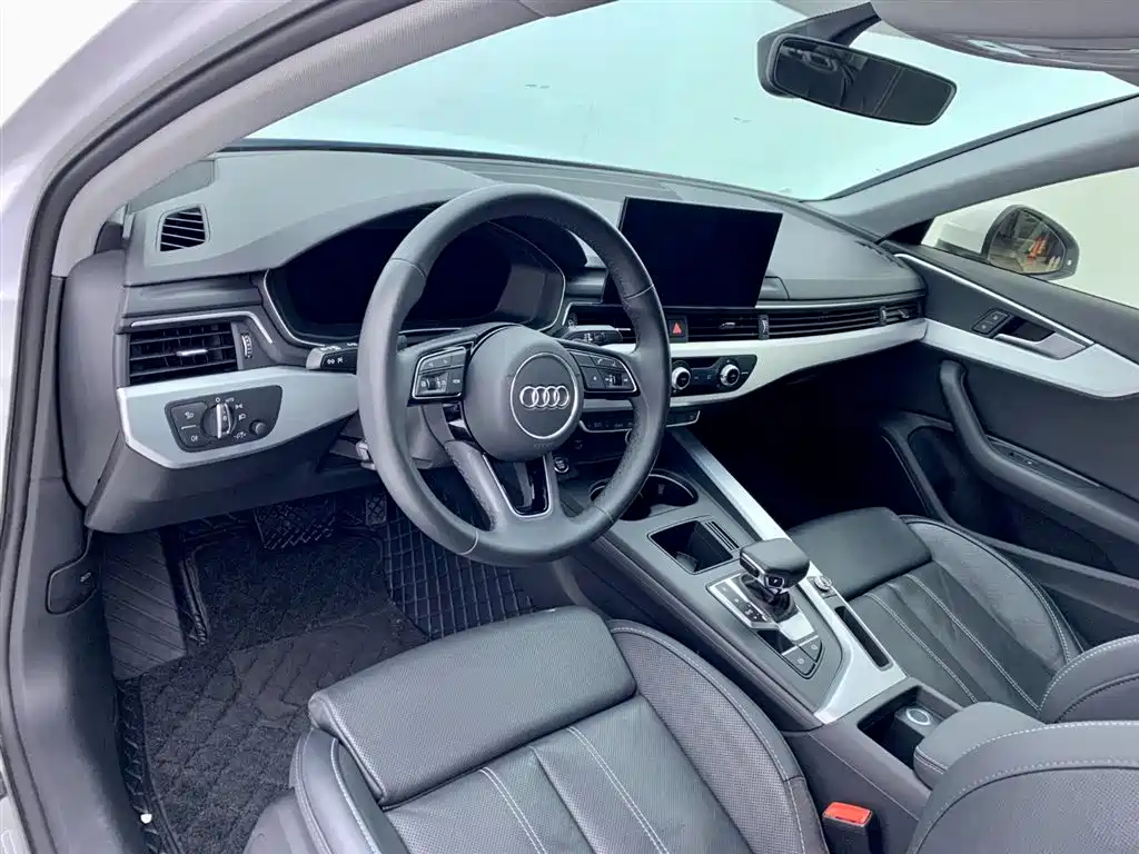 Audi A4L 2023 — фото 13