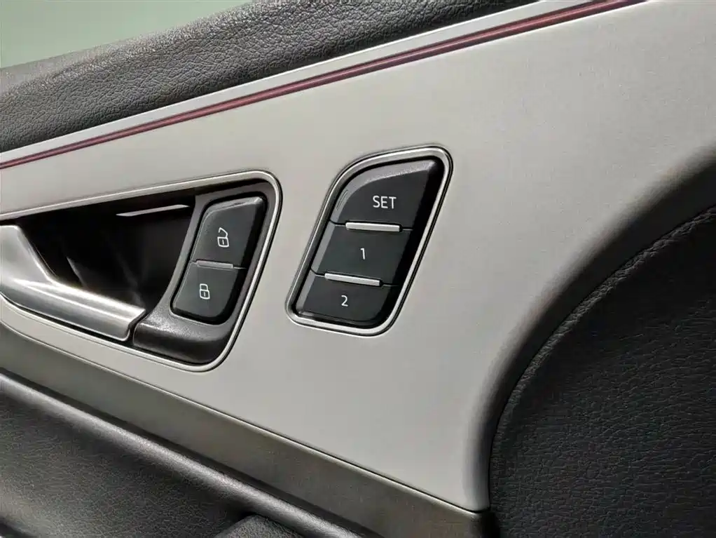Audi Q7 2020 — фото 12