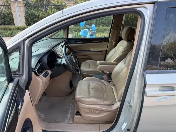 Buick GL8 2017