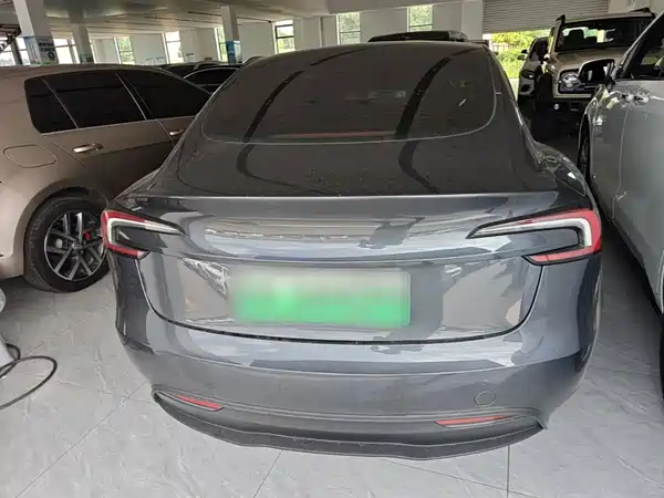 Tesla Model 3 2025