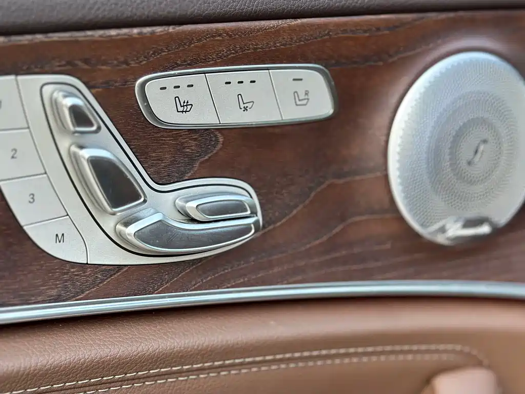 Mercedes-Benz E-Class 2020 — фото 12