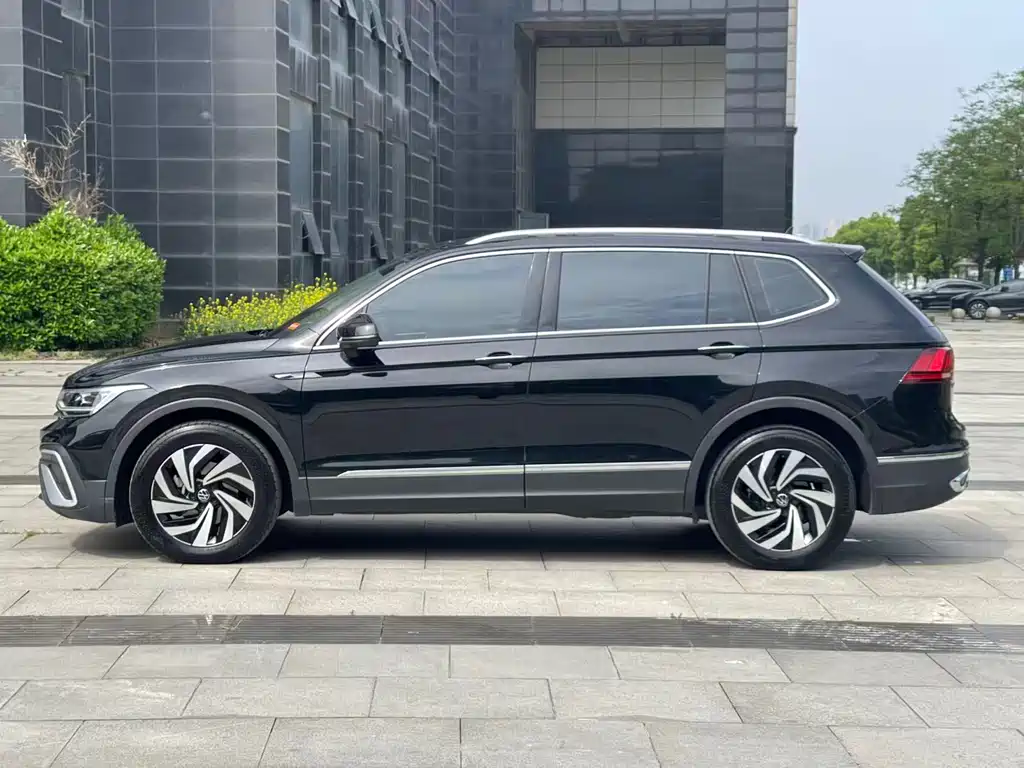 Volkswagen Tiguan L 2021 — фото 7