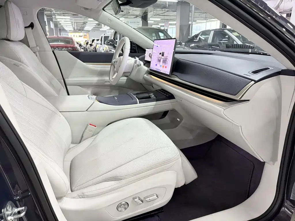 Buick Zhijing L7 2025 — фото 10