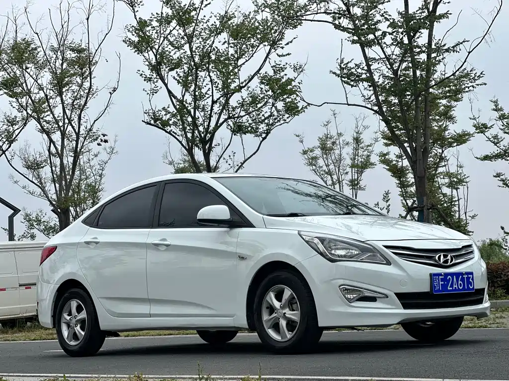 Hyundai Verna 2014 — фото 8