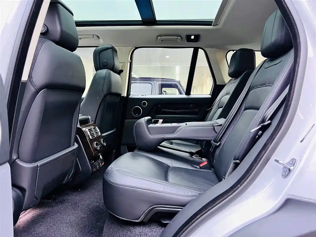 Land Rover Range Rover 2022 — фото 14