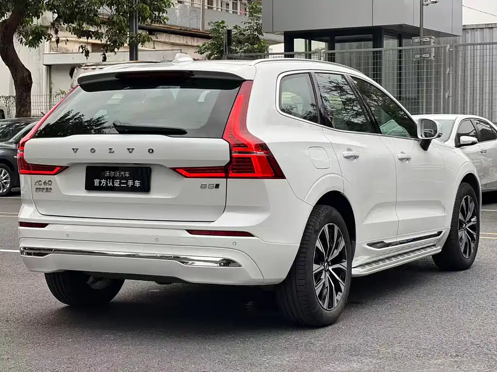Volvo XC60 2024 — фото 10