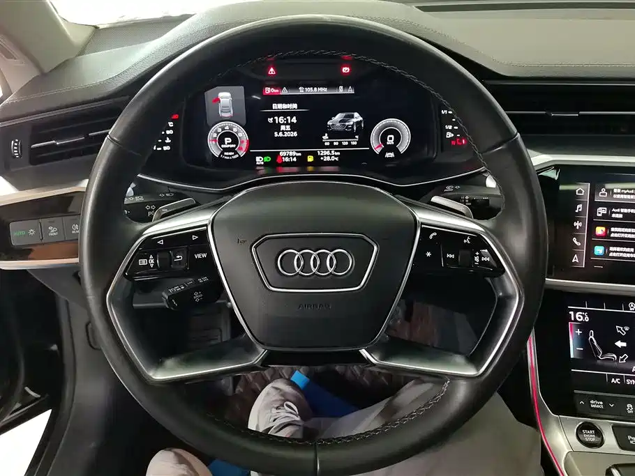 Audi A7L 2024 — фото 15