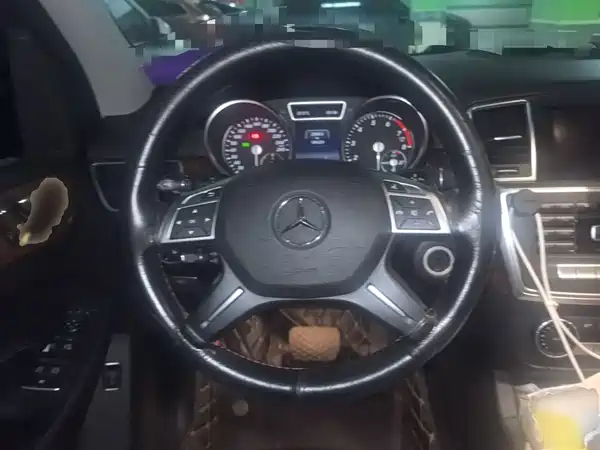 Mercedes-Benz M-Class 2014
