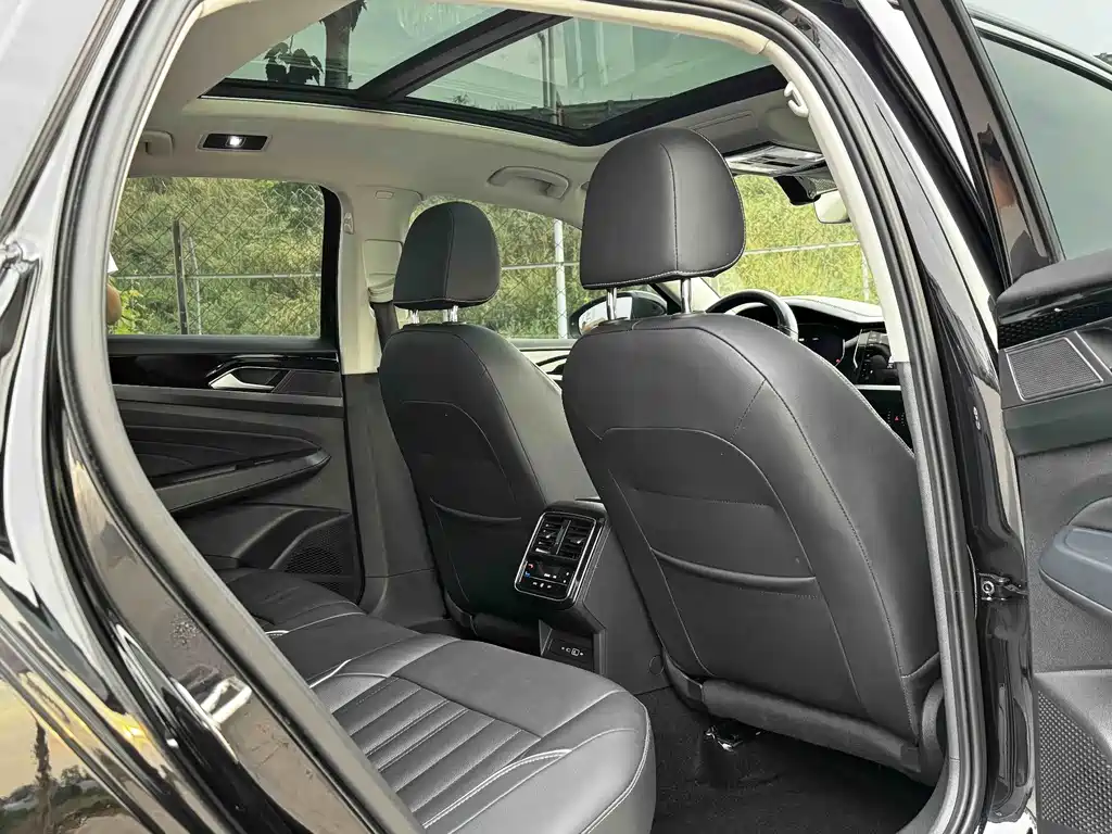 Volkswagen Passat PHEV 2022 — фото 11