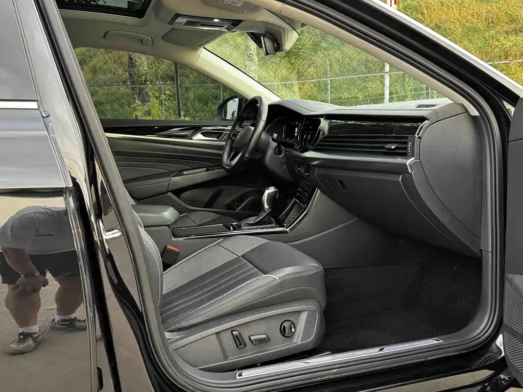 Volkswagen Passat PHEV 2022 — фото 12