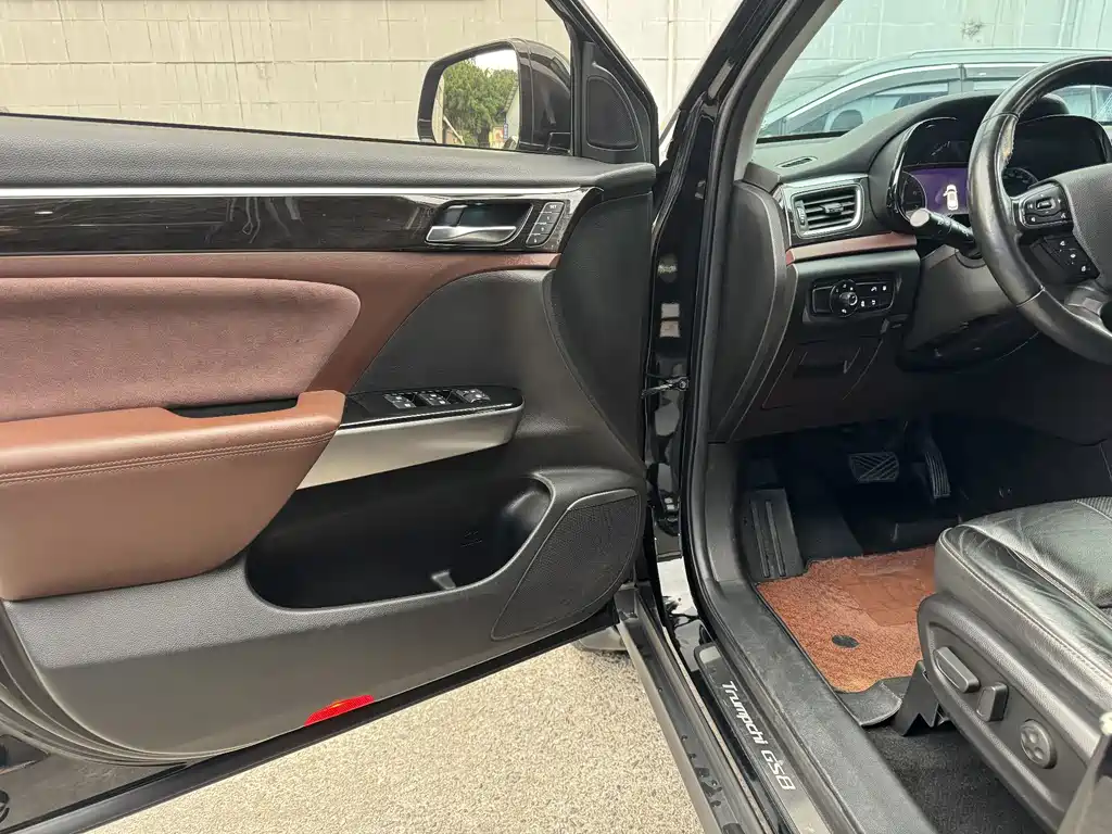 GAC Motor Trumpchi GS8 2018 — фото 4