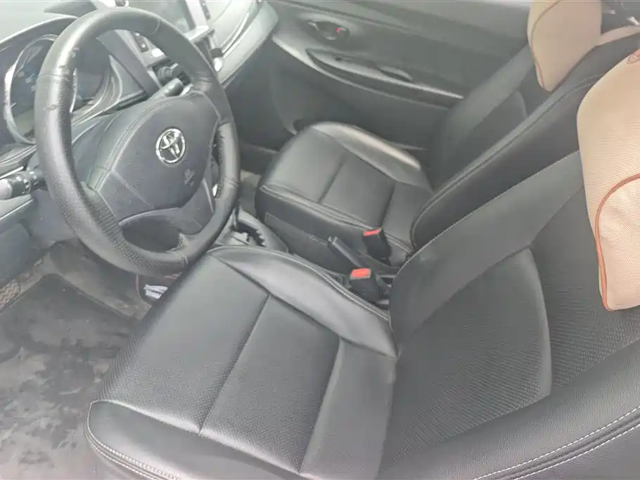 Toyota Yaris L 2018 — фото 9