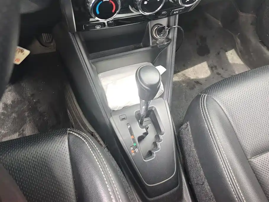 Toyota Yaris L 2018 — фото 16