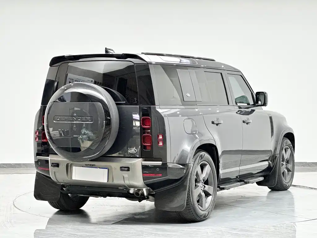 Land Rover Defender 2024 — фото 6