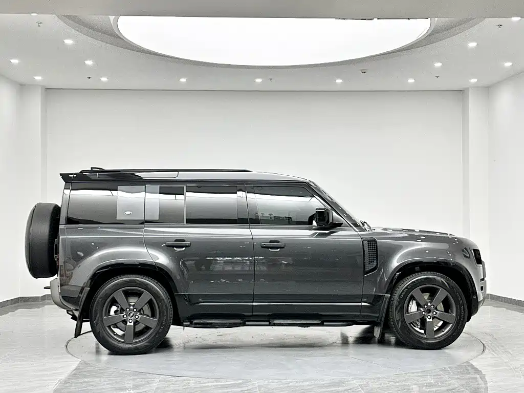 Land Rover Defender 2024 — фото 4