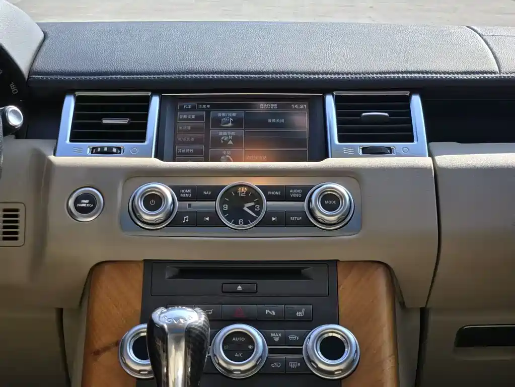 Land Rover Sport 2012 — фото 12