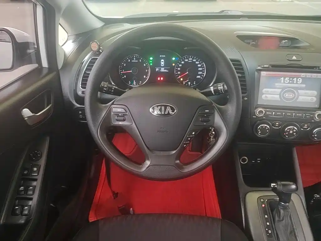 Kia K3 2015 — фото 11
