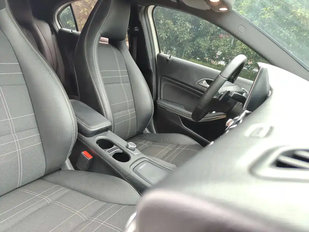 Mercedes-Benz A-Class 2015 — фото 17