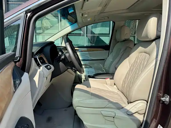 Buick GL8 2017