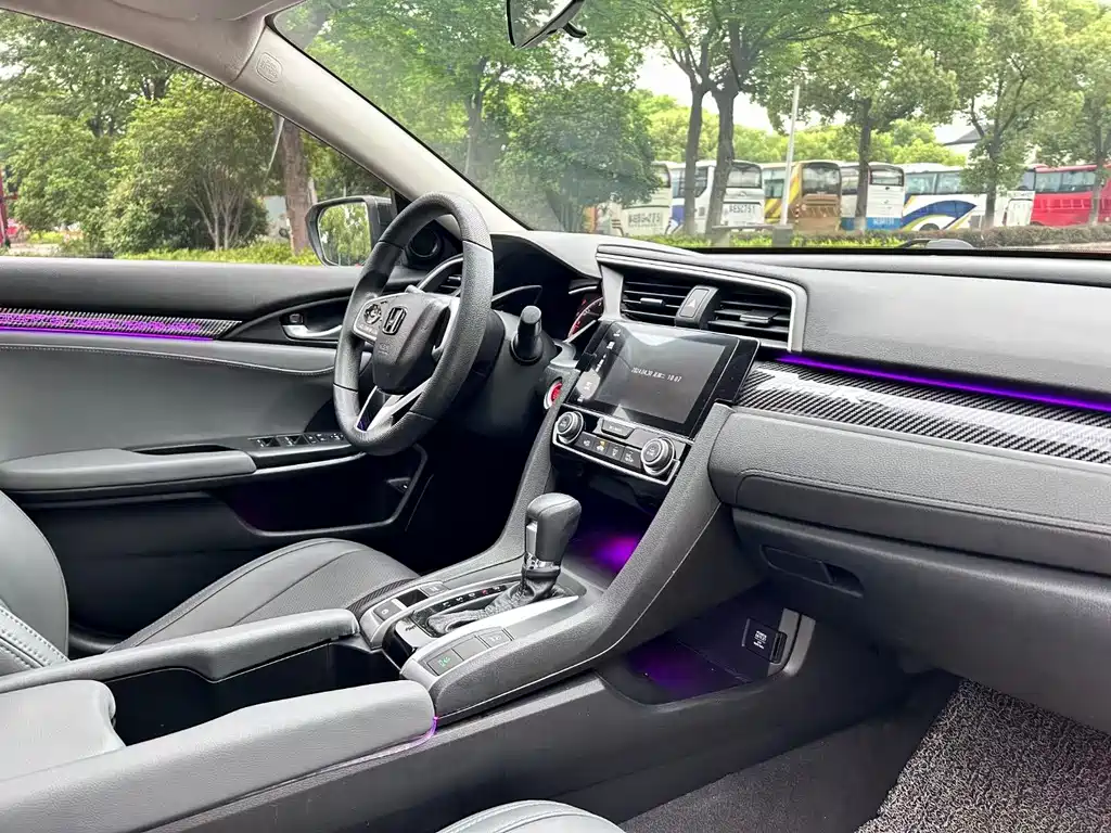 Honda Civic 2020 — фото 10