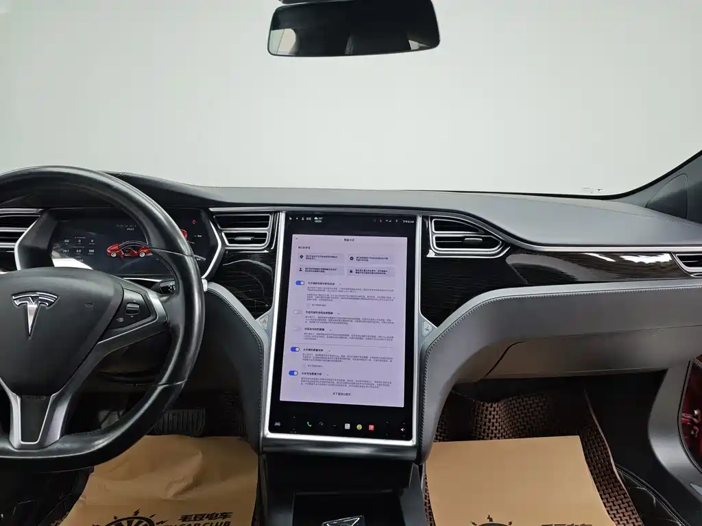 Tesla Model S 2017 — фото 14
