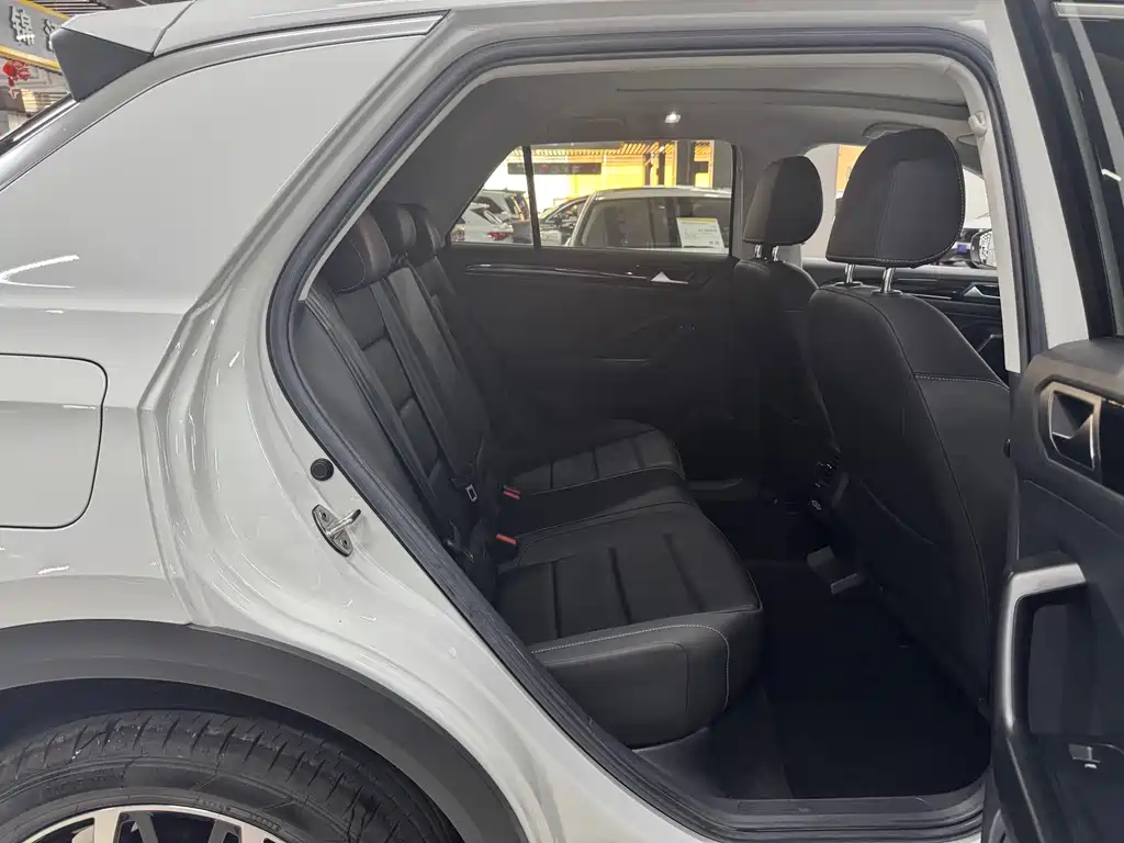 Volkswagen T-Roc 2022 — фото 11