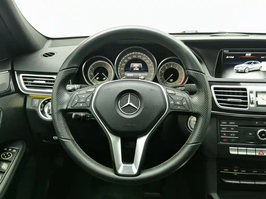 Mercedes-Benz E-Class 2015 — фото 11