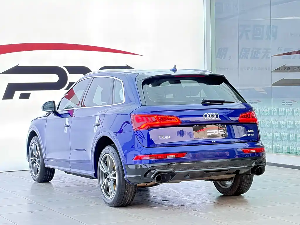 Audi Q5L 2020 — фото 23