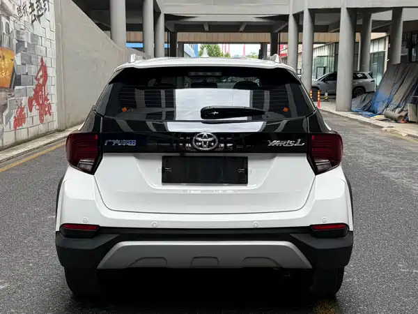 Toyota Yaris L 2023