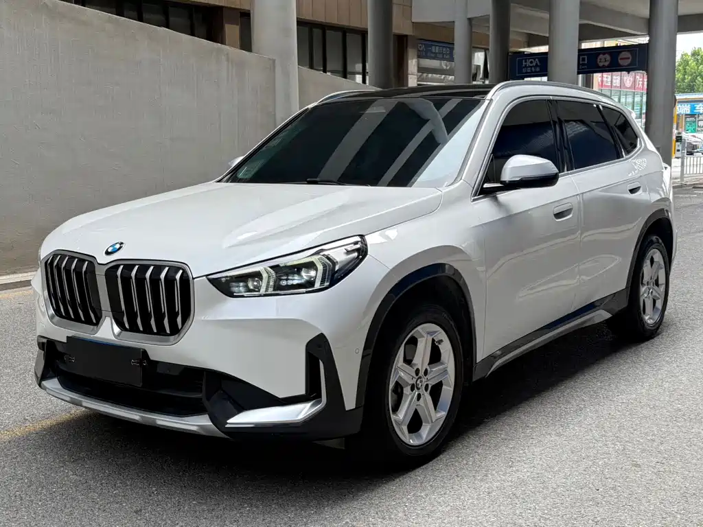 BMW X1 2024 — фото 1
