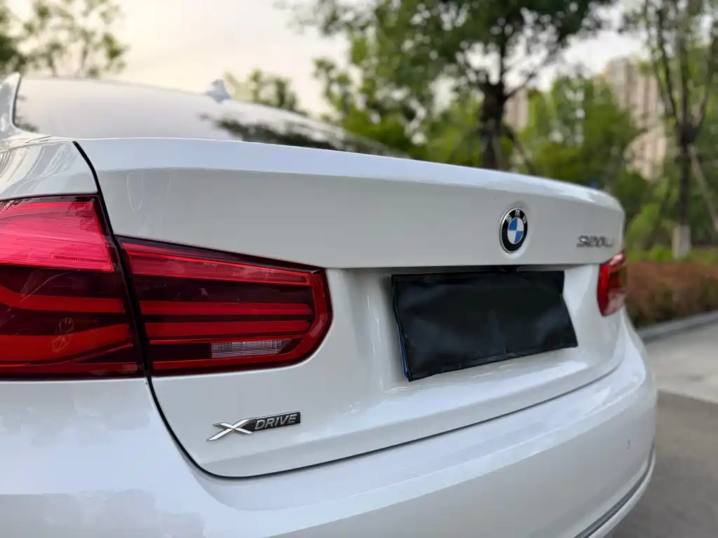 BMW 3 Series 2019 — фото 9